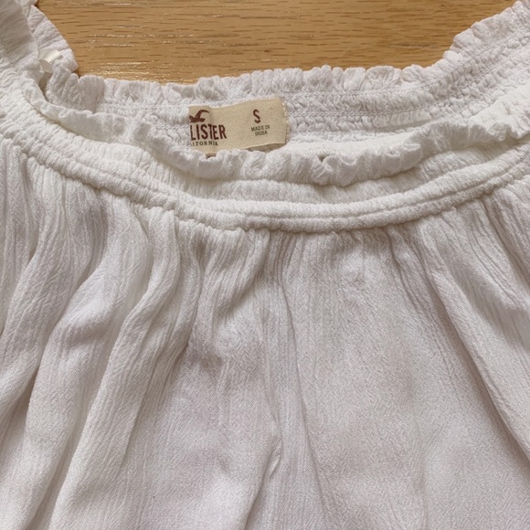 Hollister off the shoulder blouse - Picture 3 of 4